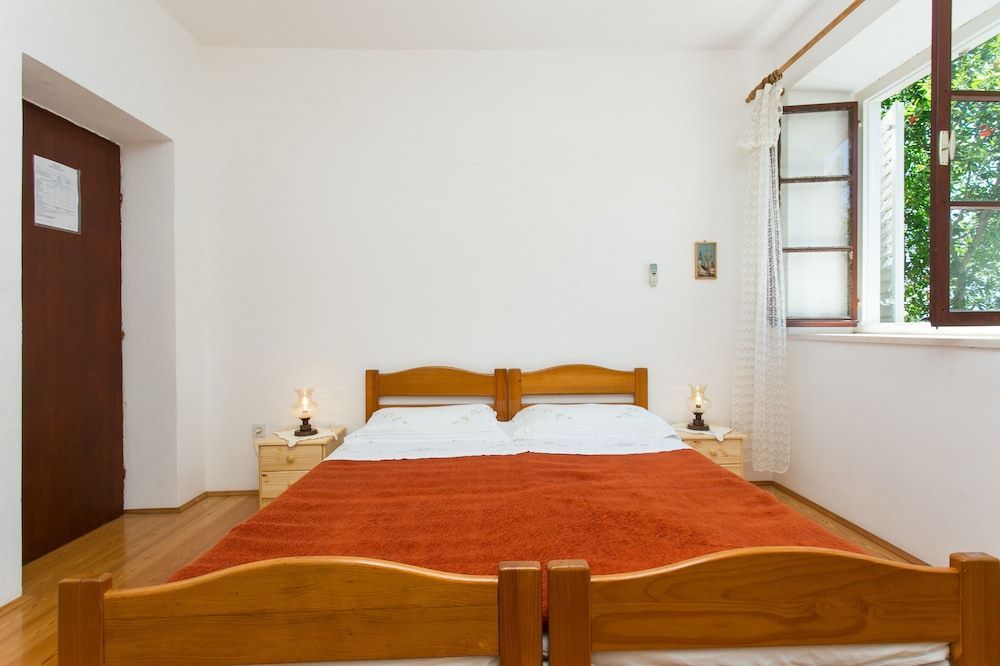 Guest House Simunovic - Studio Apartment with Terrace 2