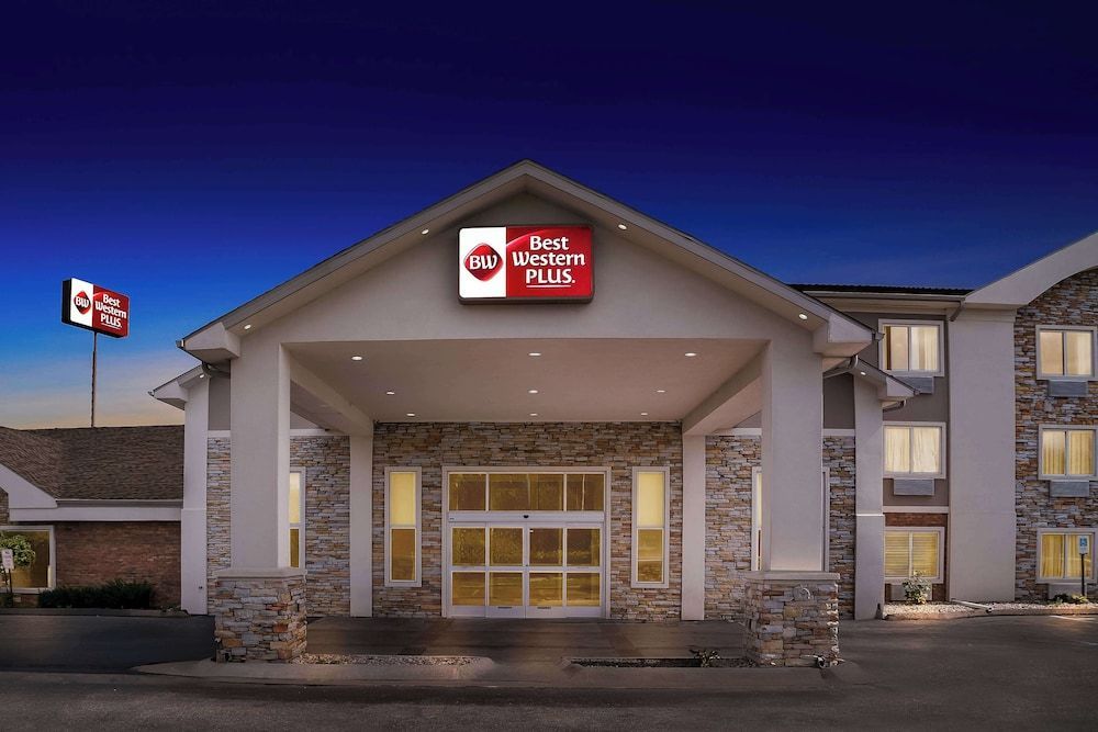 Best Western Plus Flint Airport Inn & Suites 1