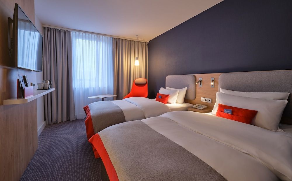 Holiday Inn Express COLOGNE - MUELHEIM by IHG 2