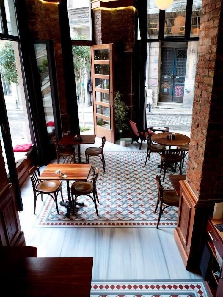 Corinne Art & Boutique Hotel 2