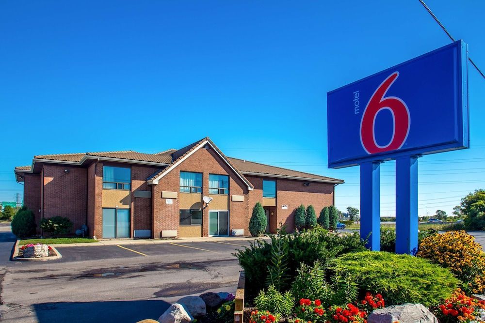 Motel 6 Amherst, NY - Buffalo 1