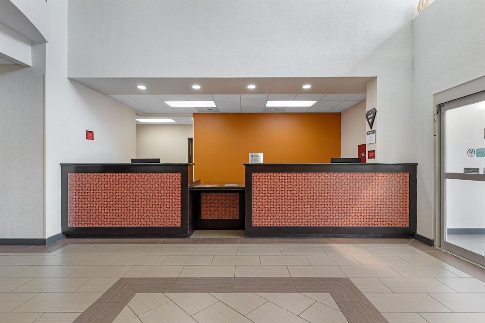 Best Western Plus Austin Airport Inn & Suites 2
