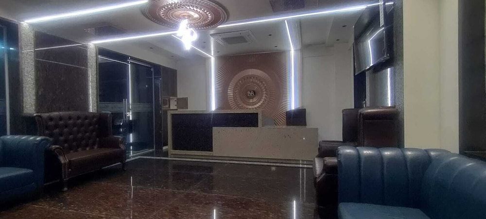 HOTEL BREEZE BAY 2