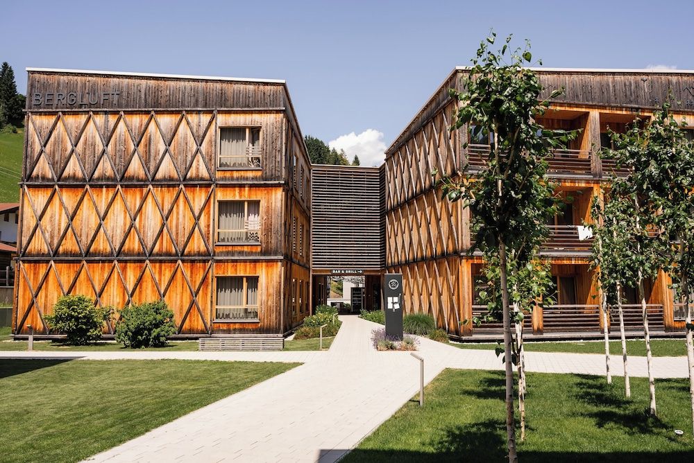 Tirol Lodge 1