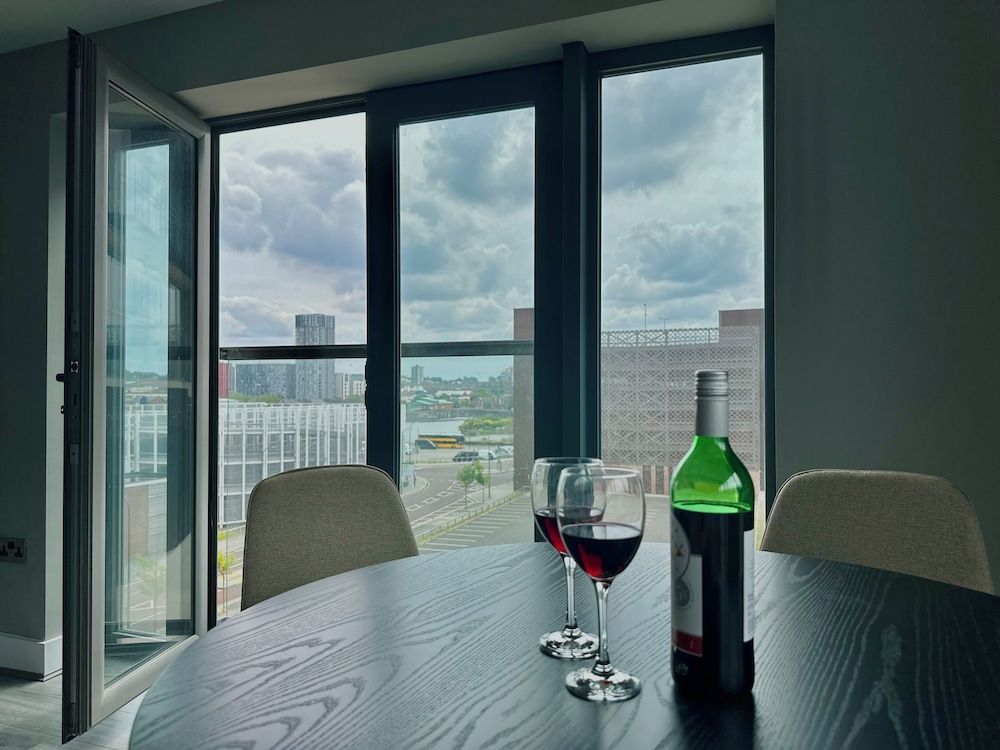 City Centre Albert Dock & Arena Apts 2