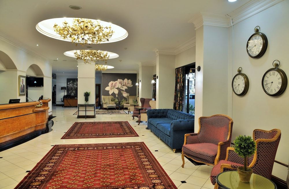 Cresta Jameson Hotel 1
