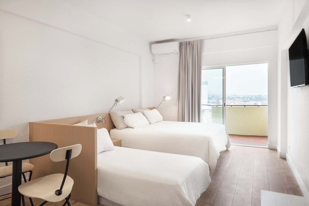 Equador Superior Suites by Olala Homes 1