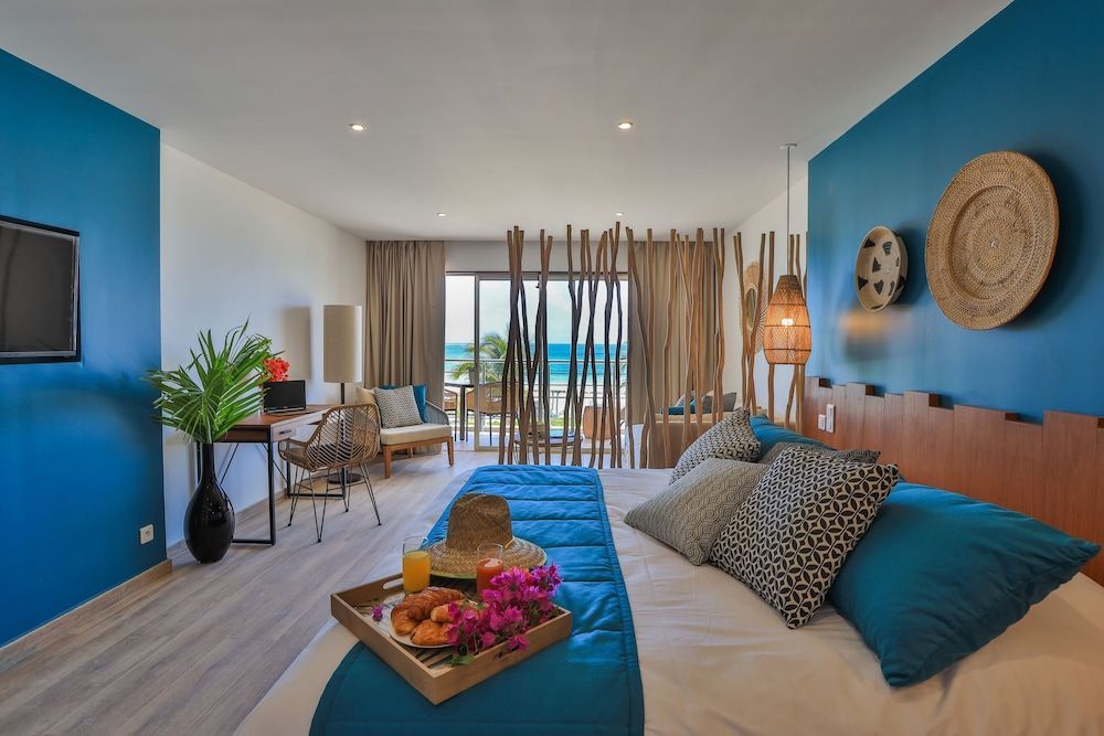 Orient Beach Hotel 2