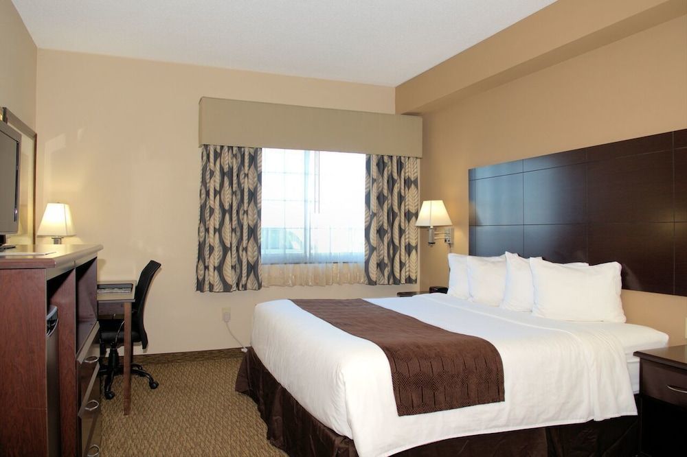 Rock Island Inn & Suites 1
