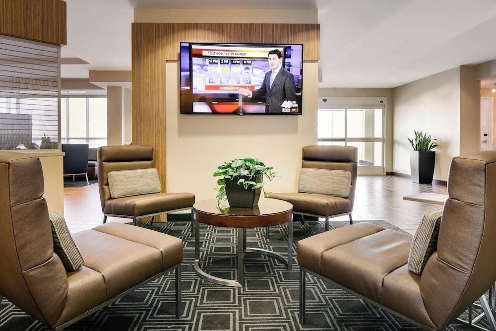Towneplace Suites Kansas City Airport 2
