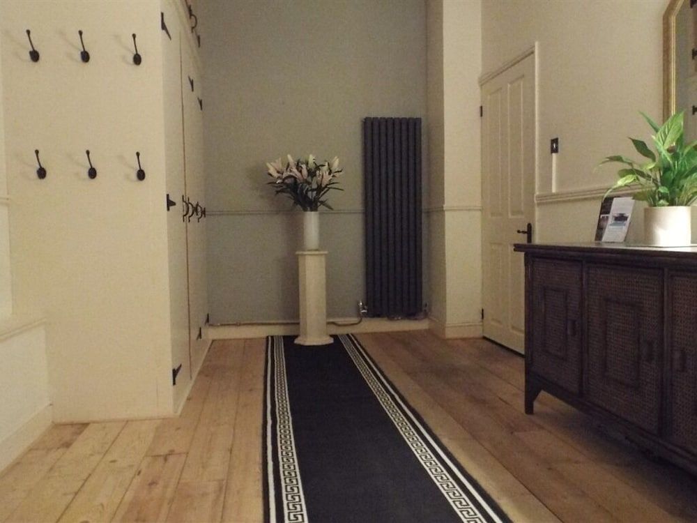 Olde Hall 2