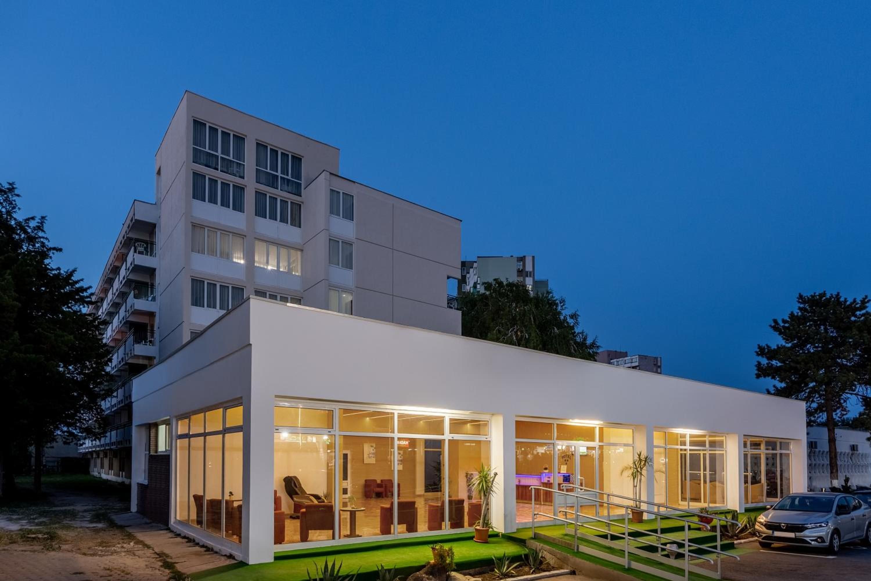 Hotel Siret Saturn 2