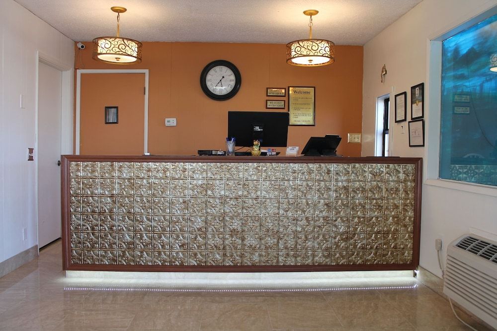 Americas Best Value Inn Boardman 2