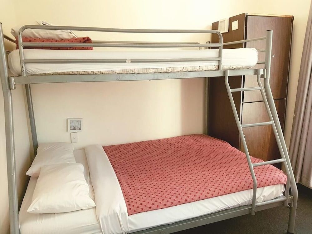 Podstel Perth City Backpackers Hostel - Capsule Style Accommodation - Valid passport required to check in 1