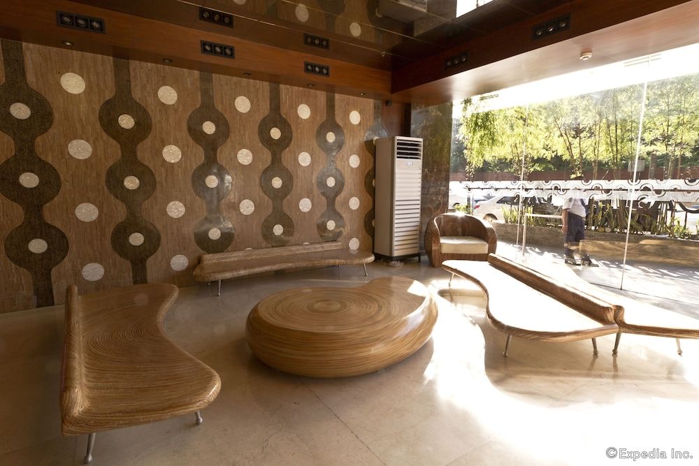 Castle Peak Hotel 2
