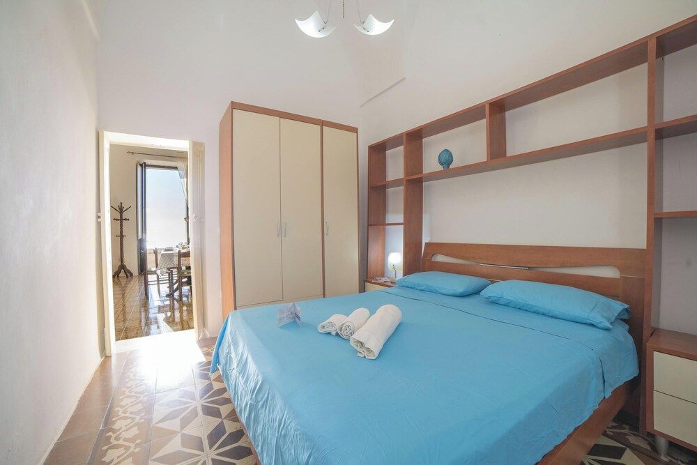 Marisole House With Sea View 1