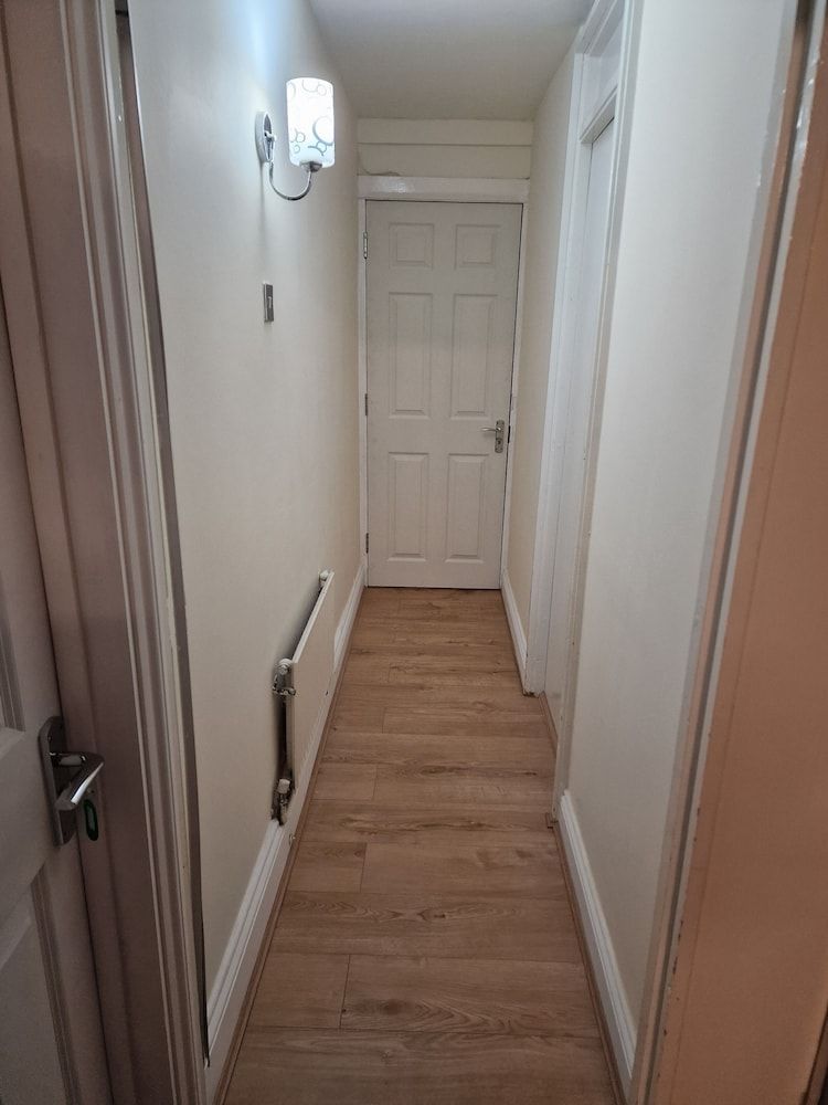 SnoozeDen Chalvey - Free Parking, Near M4 J6 2
