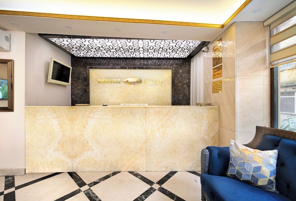 Deluxe Newport Hotel - Old City 2