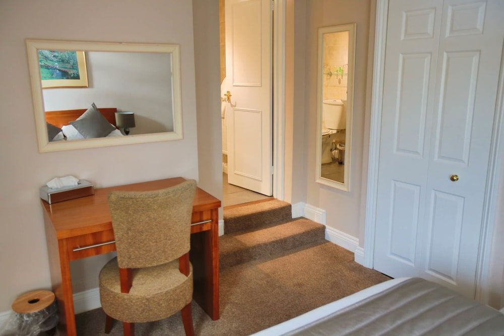 Oaklands Hotel 2