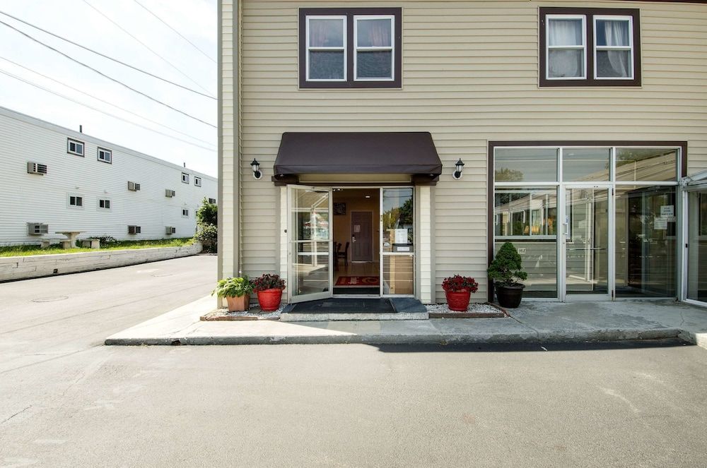 Econo Lodge West Yarmouth on Cape Cod 1