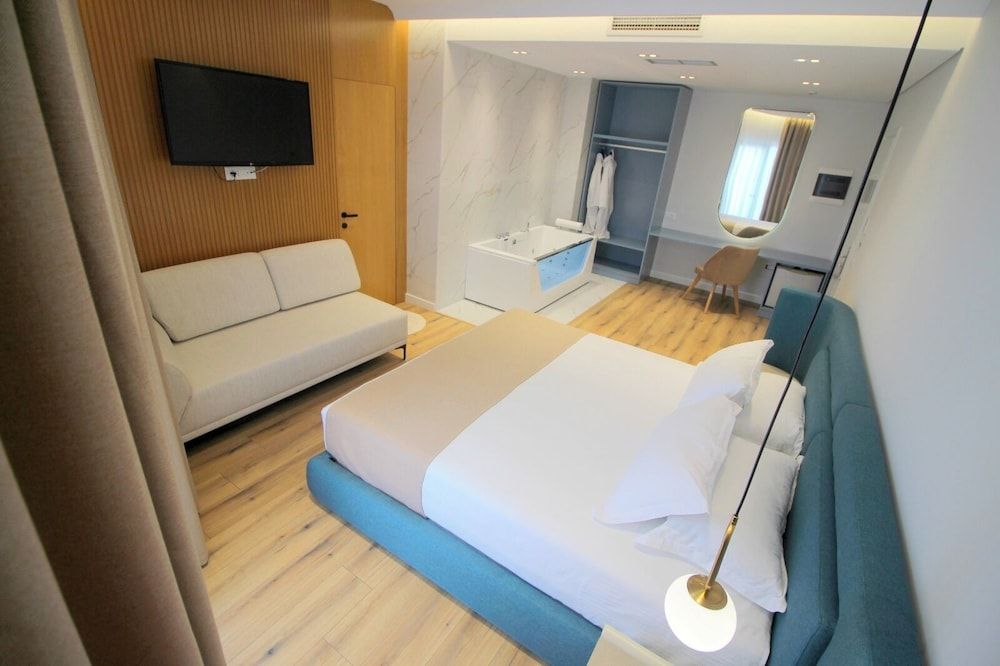 Hotel Strora 2