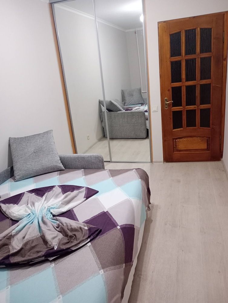 Peaceful Chișinău Retreat With Central Heating & Private Entrance 2