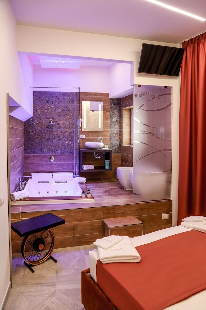 Twin Towers Naples Luxury 1
