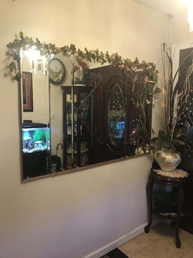 Spacious Comfy Room in Cozy Classy Duplex 1