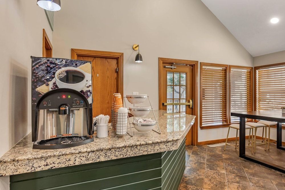 MainStay Suites Springfield South - Battlefield Rd 2