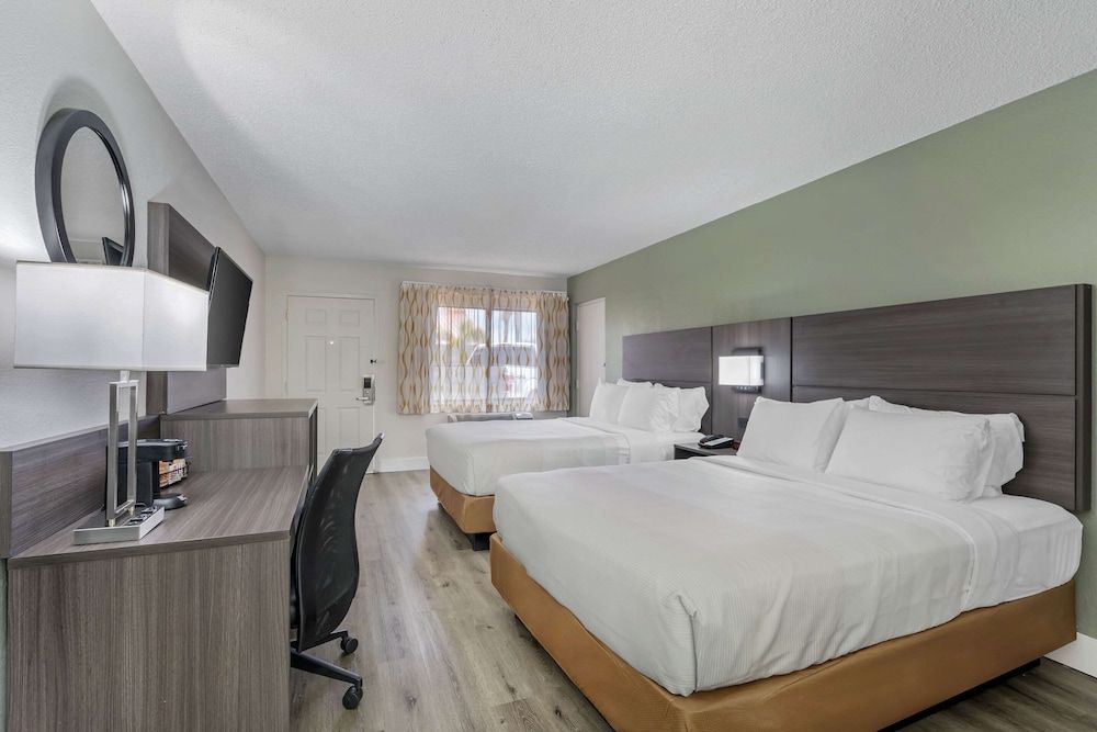 Quality Inn & Suites Orlando East - UCF Area 1