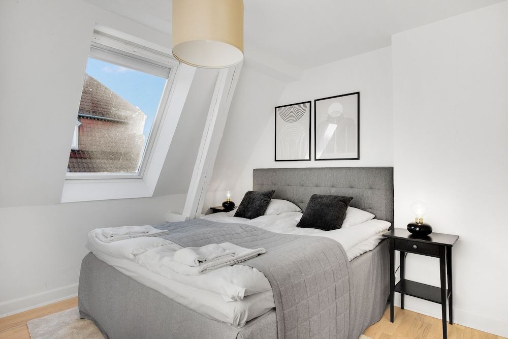 Sanders Leaves - Cute 1-bdr Apt w Terrace 2