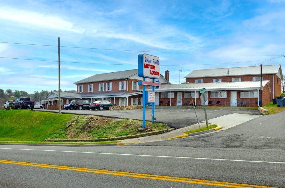 Knob Hill Motor Lodge 1