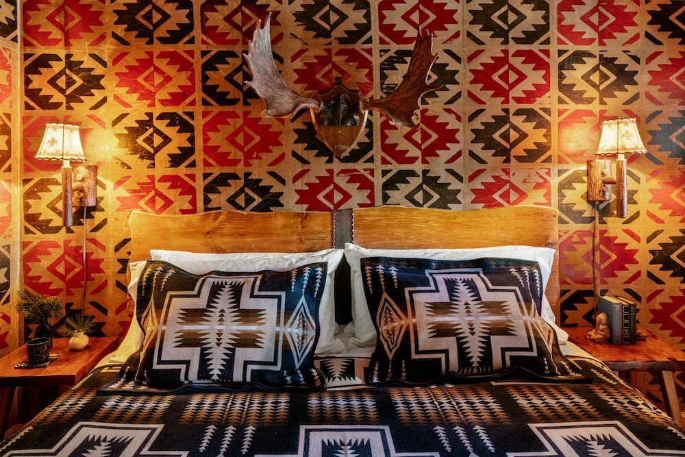 Urban Cowboy Lodge 2