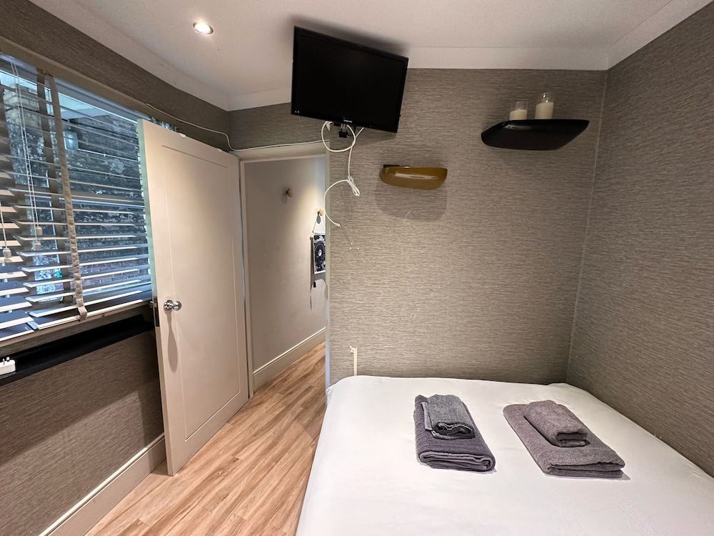 Remarkable 1-bed Studio in London 2