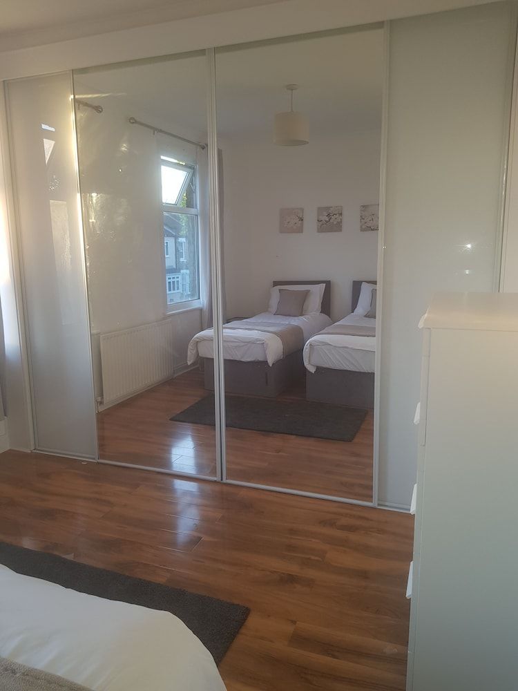 London House 2