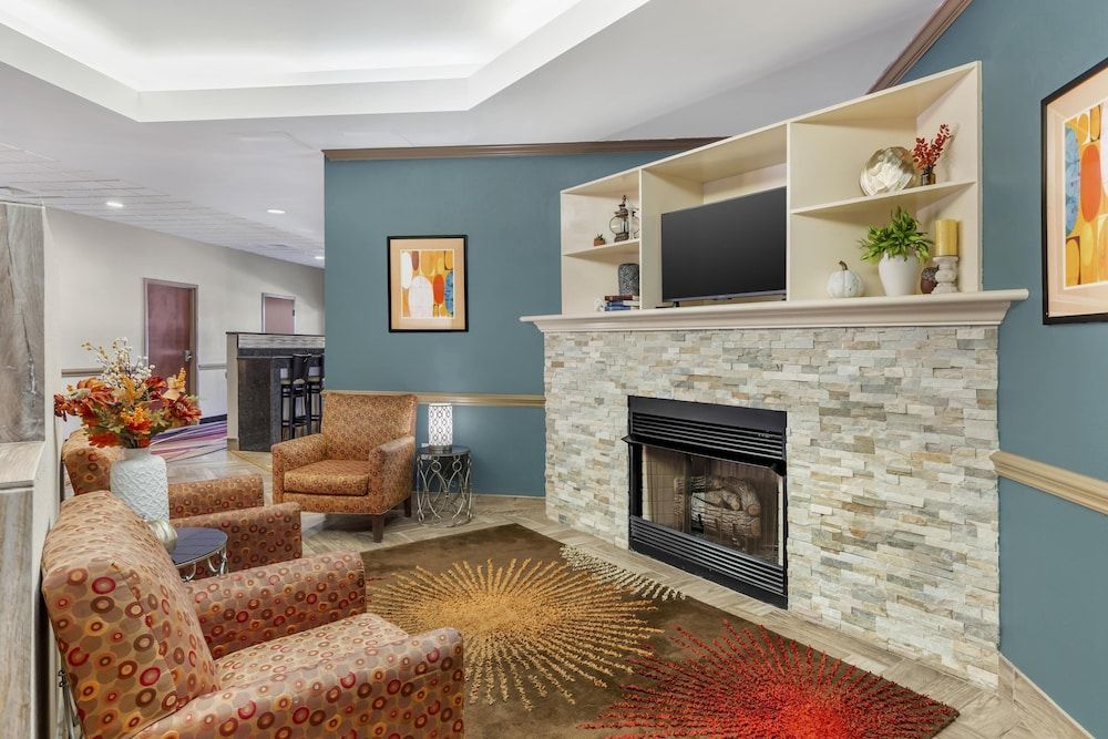 Best Western Plus Suites Greenville 2