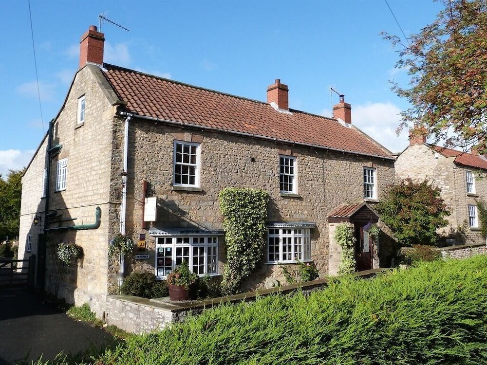Plumpton Court 1
