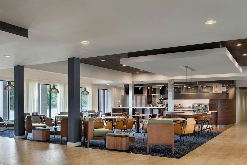 Courtyard by Marriott Pittsburgh Airport 1