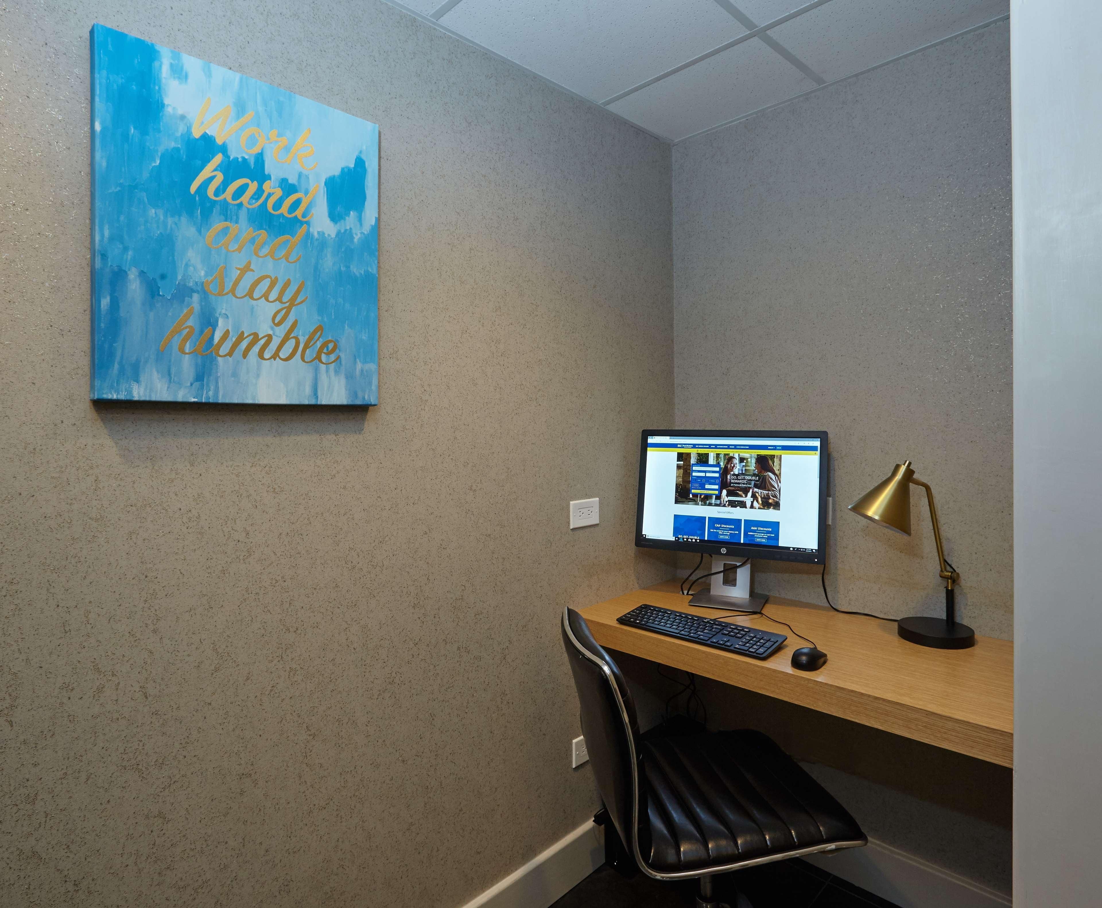 Best Western Plus University Inn 1