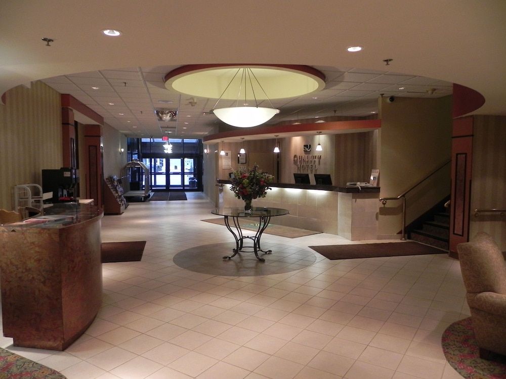 Quality Hotel & Suites At The Falls 2