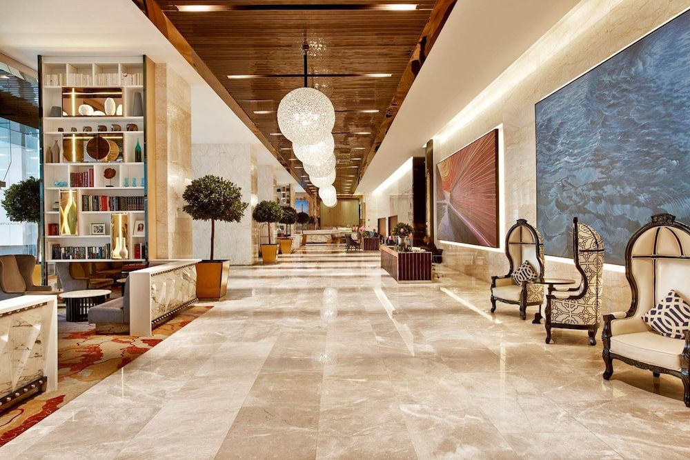 THE FACE Suites Hotel 2