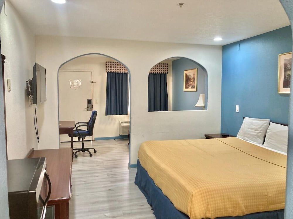 Americas Best Value Inn & Suites Houston Brookhollow NW 1