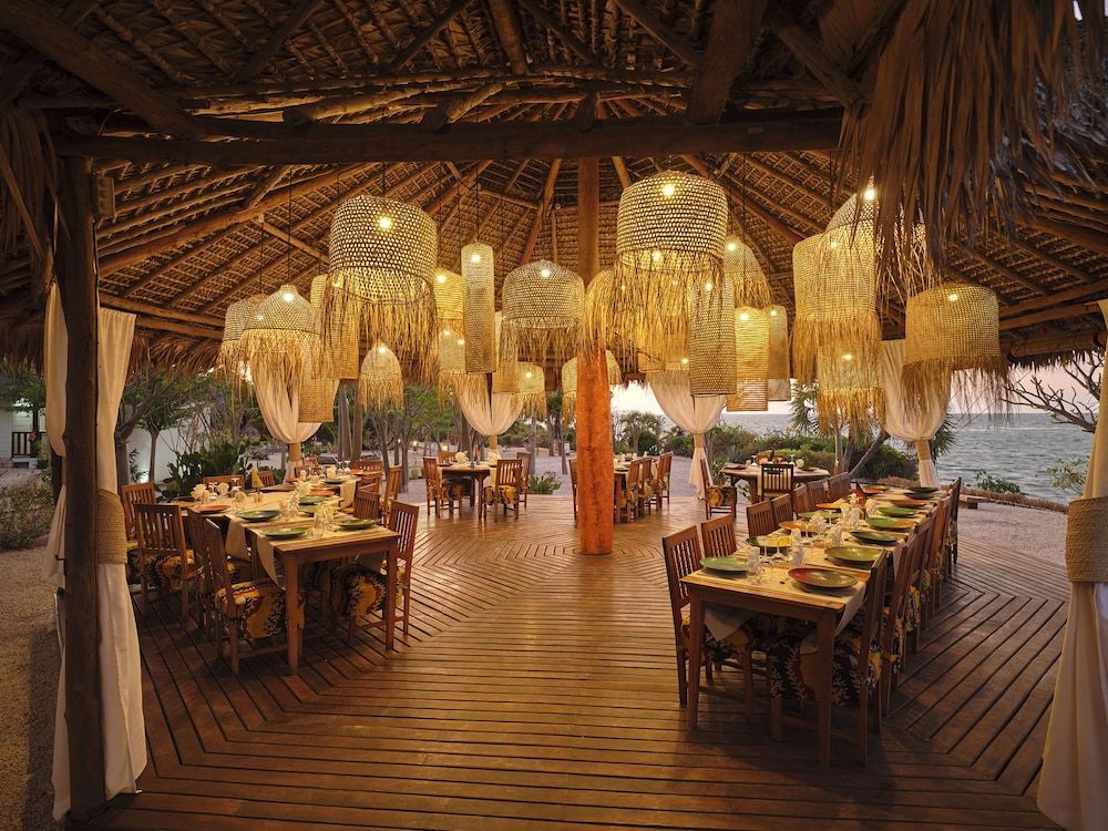 Paris - Mahajanga - Antsanitia Resort - Mahajanga