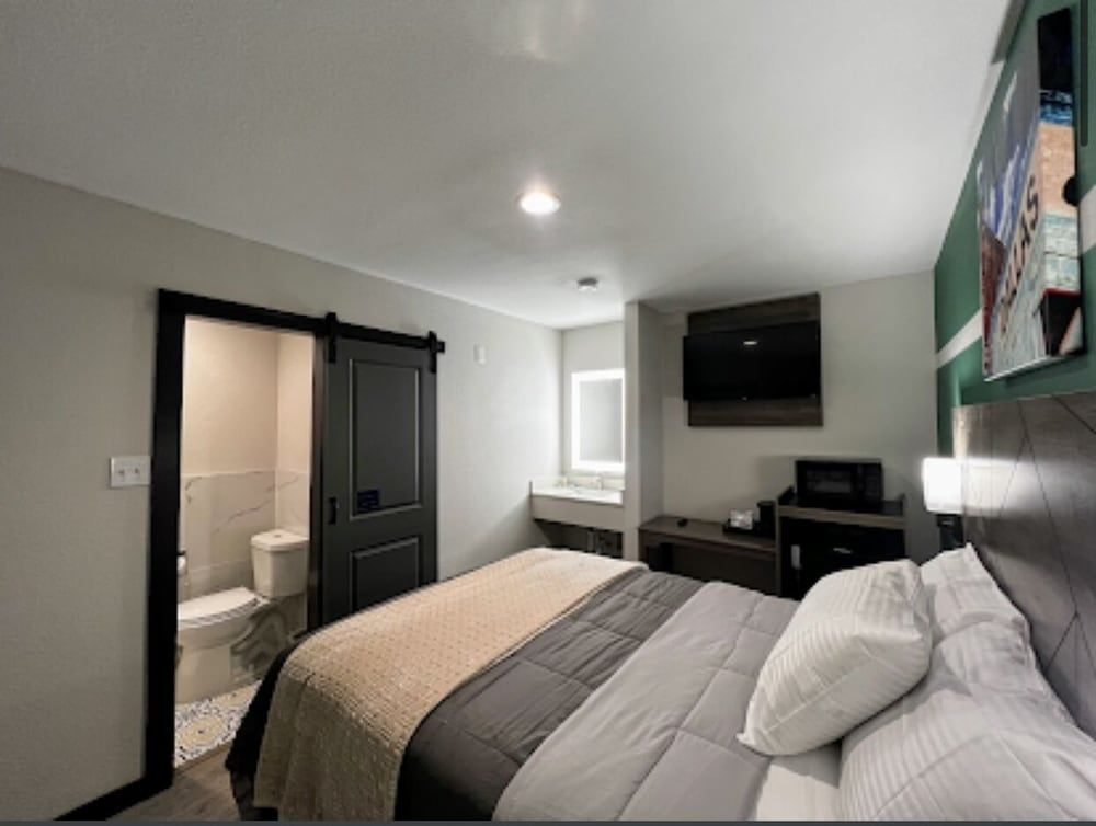 Bishop Arts Suites 1