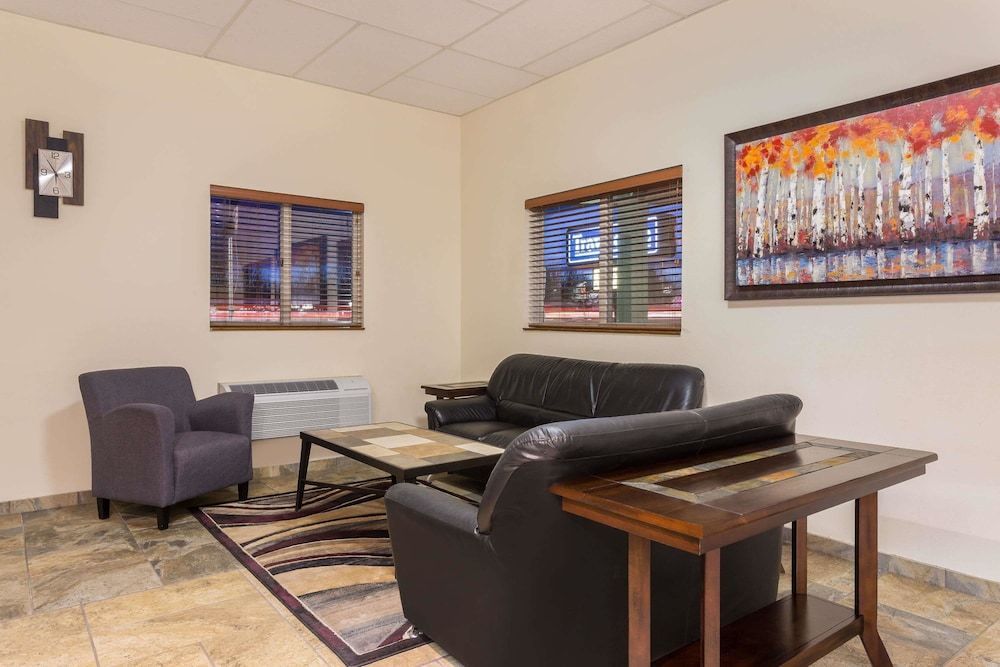 Travelodge by Wyndham Loveland/Fort Collins Area 2