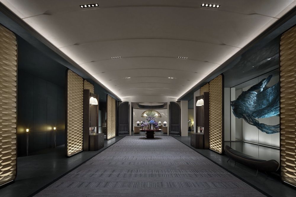 HUALUXE Shenzhen Bao'an by IHG, Shenzhen Bao'an Airport 1