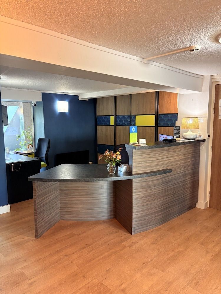 Sure Hotel by Best Western Saintes 2