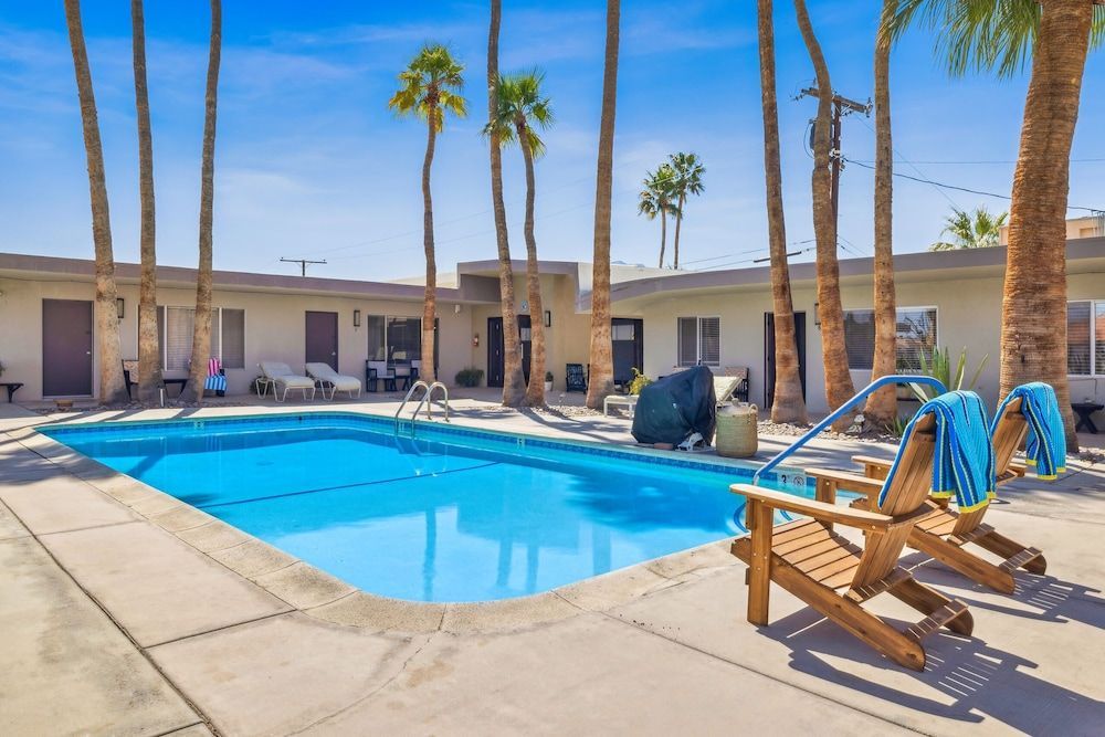 Lido Palms Resort and Spa 1
