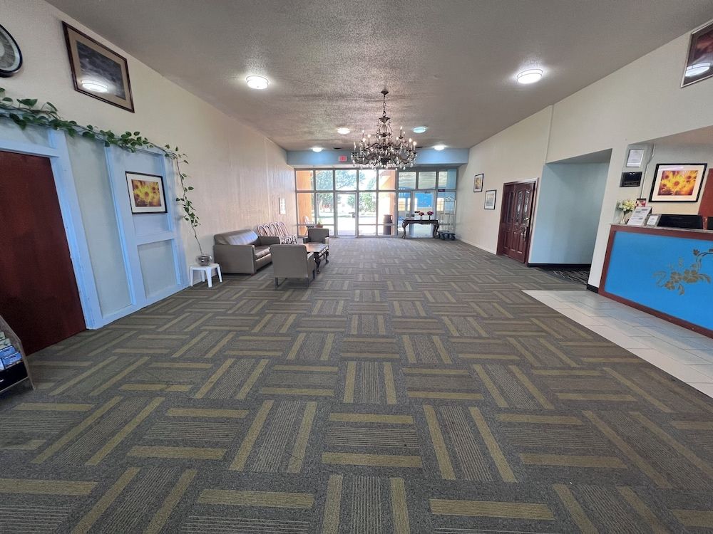 Colby Inn and Suites 2