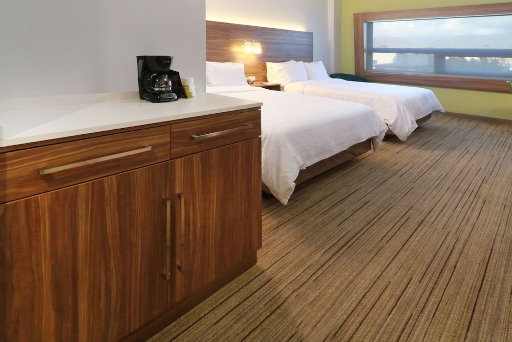 Holiday Inn Express & Suites ENSENADA CENTRO by IHG 2